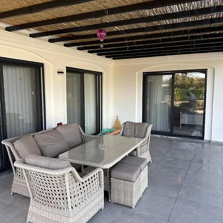Private Pool With Jacuzzi & Garden Βίλα Girdev